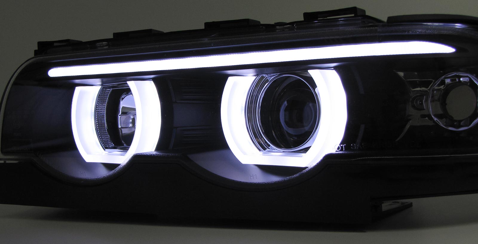 Koplampen BMW E38 94-01 3D LED Angel Eyes Chroom